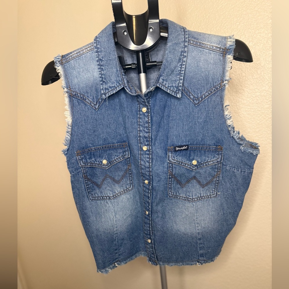 Wrangler Blue Denim Crop Vest - Picture 2 of 5